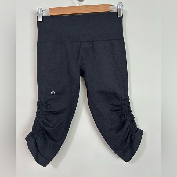 Lululemon In the Flow Seamless Crop Leggings in Black - Picture 6 of 8